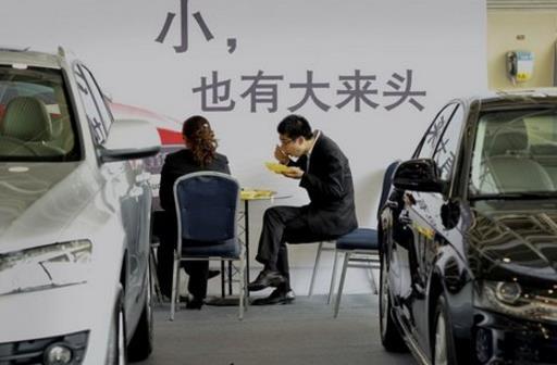 離職4S店銷售揭秘 貸款買車與全款買車的巨大差異，過戶背后的陷阱