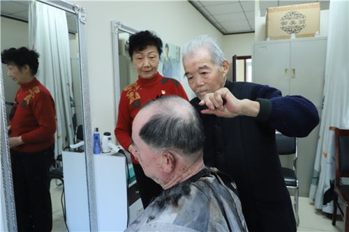 睦鄰理發站里的“永久牌”志愿服務